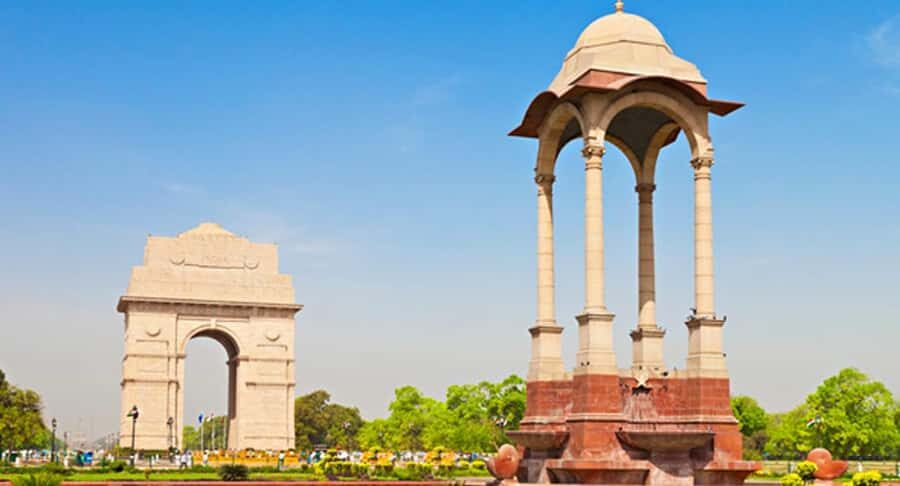 Explore Chandni Chowk: Old Delhi Private Tuk Tuk & Food Tour - India Gate and the shift to New Delhi’s wider scale