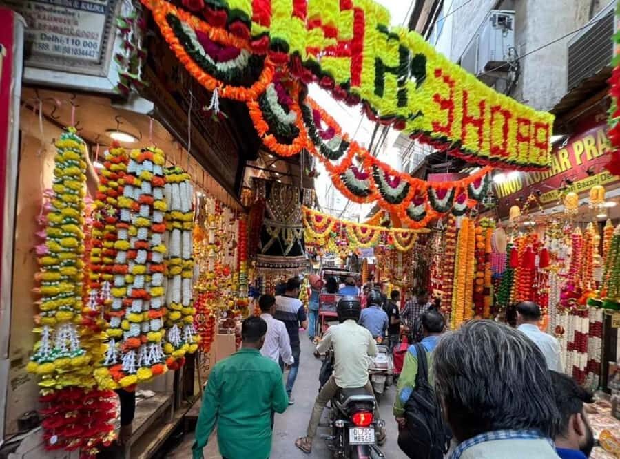 Explore Chandni Chowk: Old Delhi Private Tuk Tuk & Food Tour - Price and value: what $27 really buys you
