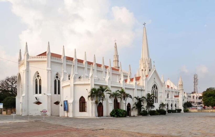 Explore Chennai City: Guided Walking Tour on Foot - The lighthouse climb and the sea view payoff