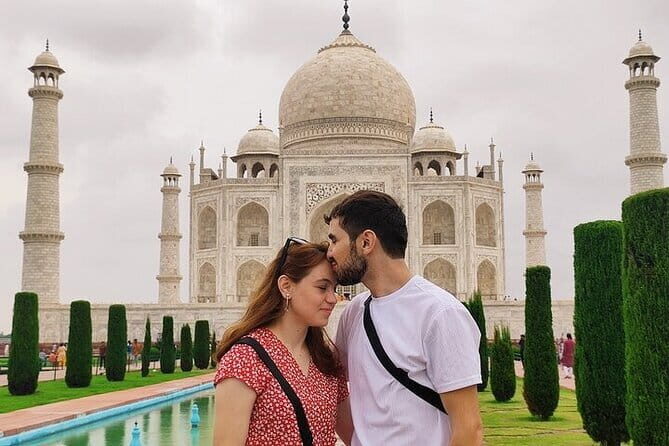 Explore Delhi Half-Day Tour with Agra Drop - Lotus Temple: A Calm Reset in the Middle of a Fast Day
