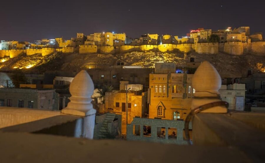 Explore Jaisalmer at Night (2 Hour Guided Walking Tour) - Gadisar Lake at Night: The Calm Break Before the Rooftop