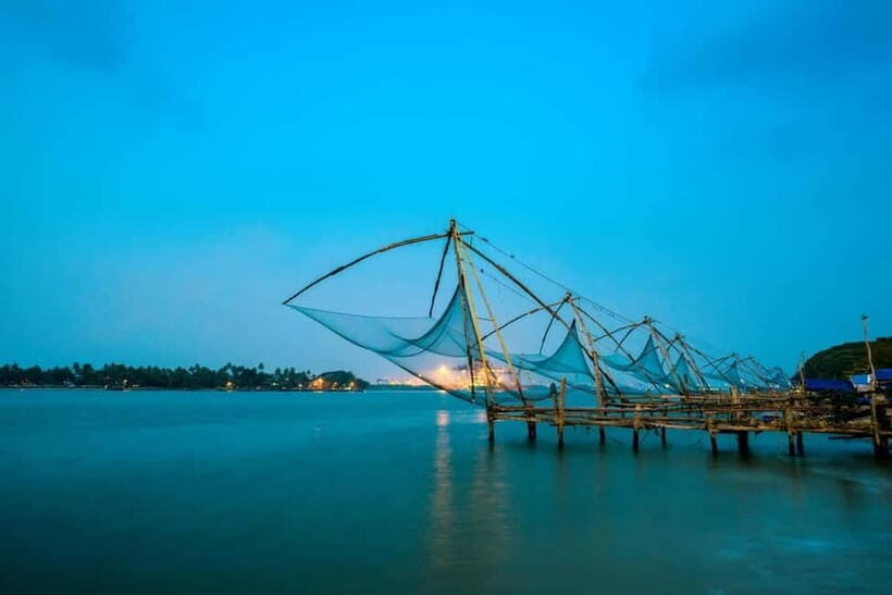 Explore Kochi in Nightlights: Guided Tour by Foot - Starting at Ernakulam Shiva Temple: Getting Oriented Fast