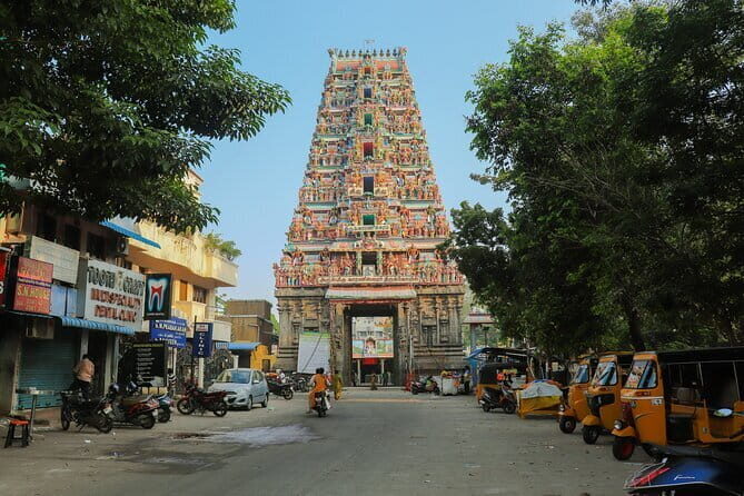 Explore Mahabalipuram & Kanchipuram: A Day Trip from Chennai! - Krishna’s Butter Ball and the Shore Temple by the Sea