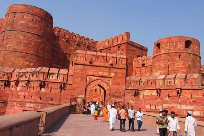 Explore Private Tour The Golden Triangle Done Differently - Day 5 Fatehpur Sikri and Abhaneri: victory gate, fusion palace, and an 8th-century stepwell