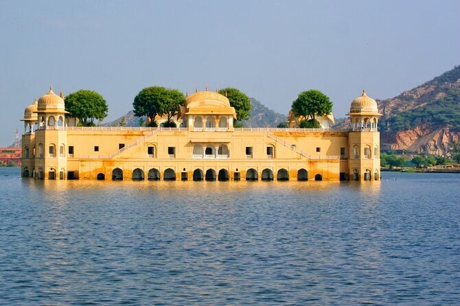 Explore Taj Mahal & Sacred Mathura–Vrindavan Tour From Jaipur - Mathura–Vrindavan: Sacred Krishna Country After the Heavyweight Monuments