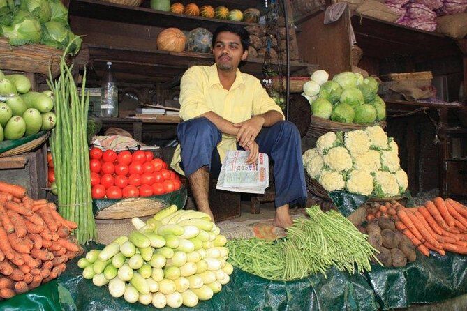 Explore the New colorful places in Mumbai Market Tour - Spice, Jewelry, and Flowers: How Each Market Feels Different