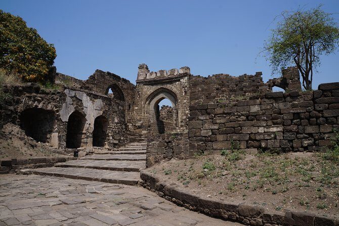 Explore UNESCO Ellora-Ajanta caves-two days guided tour with other attraction - Cave guides: what you’ll gain, and what you should hope for