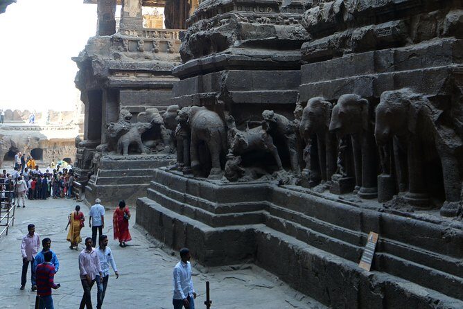 Explore UNESCO Ellora-Ajanta caves-two days guided tour with other attraction - Day 2: Ellora Caves plus Daulatabad and Bibi ka Maqbara