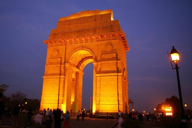 Exploring Old and New Delhi Full-Day Private Guided Trip - Jama Masjid: scale, symmetry, and the daily-life feeling