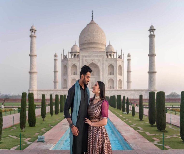 Fast-track entry into taj mahal with entrance included. - What to Look For During Your Self-Paced Exploration