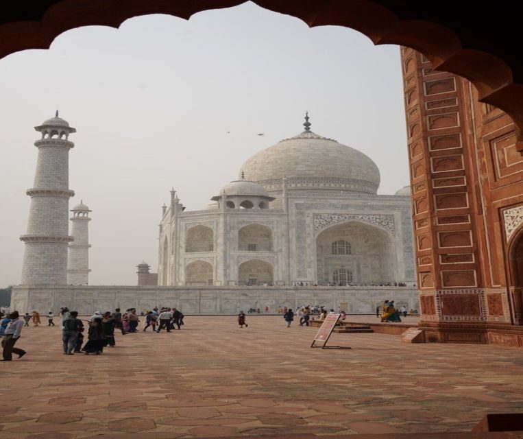 Fast-track entry into taj mahal with entrance included. - Your 3-Hour Visit Inside the White Marble Masterpiece
