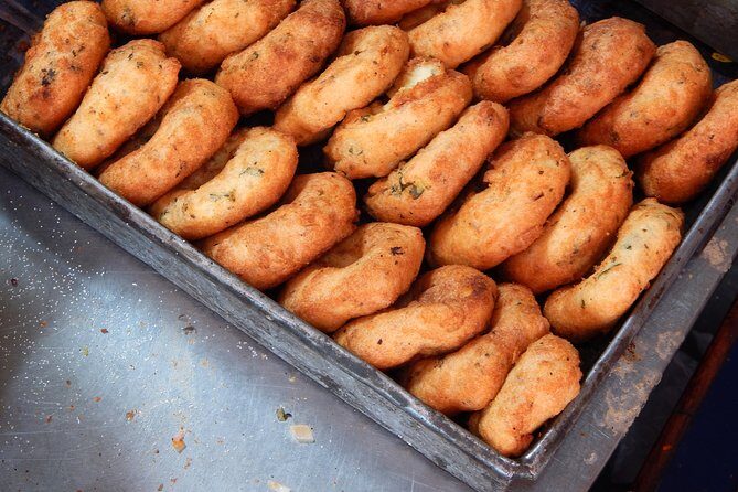 Food Walk Alleppey (2 Hours Guided Local Food Tasting Experience) - Getting to Sree Mahavishnu Temple (Mullakkal) and finishing at the lighthouse
