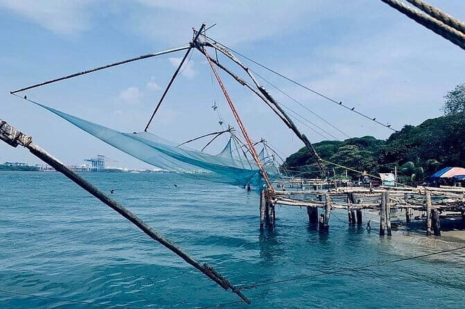 Fort Kochi Tour by Tuk Tuk for Cruise Passengers - Stop 1: Chinese Fishing Nets (How This Works in Real Life)