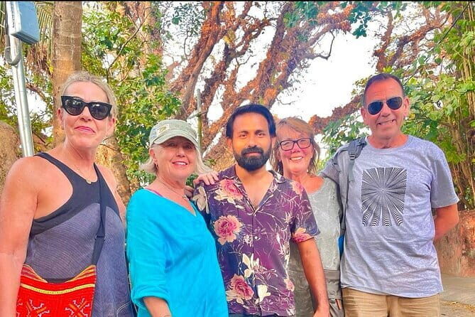 Fort Kochi Tuk-Tuk Sightseeing Tour - Mattancherry Palace to Paradesi Synagogue: murals, Portuguese influence, and a different faith timeline