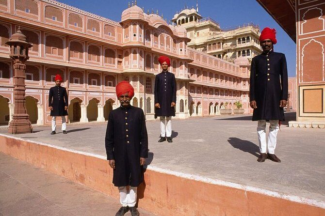 Four-Day Private Luxurious Golden Triangle Tour to Agra & Jaipur - Guides and Drivers: Why Names Like Monu, Surendra, Sunny, and Ajay Matter