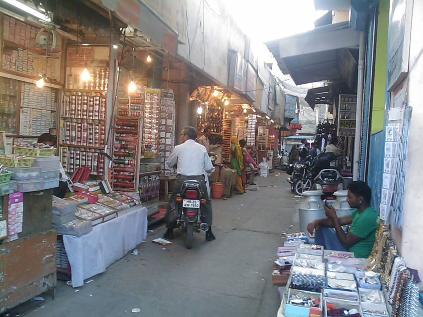 From Agra: Agra Heritage Walking Tour - Kinari Bazar via Rawat para: the street-level Agra lesson