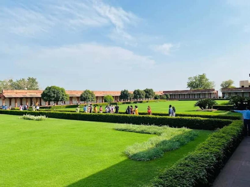 From Agra: Fatehpur Sikri Guided Tour - Price and value: what $4.39 buys you in real terms