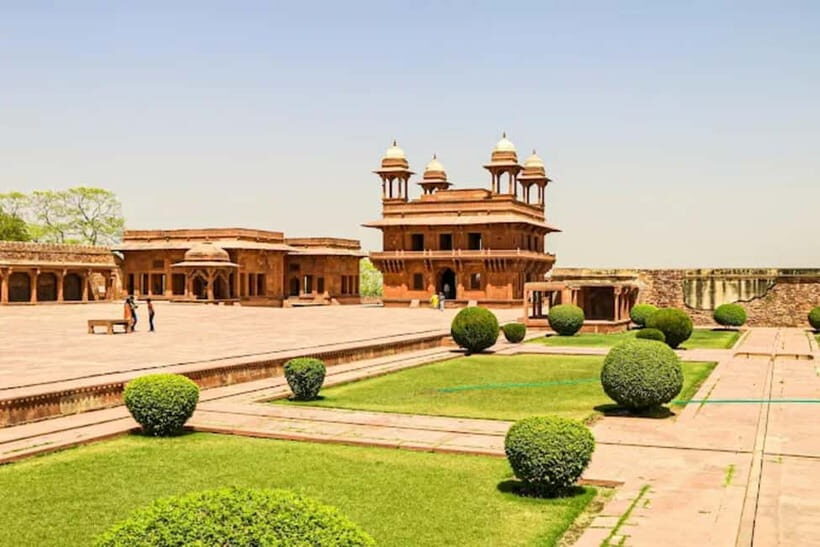 From Agra: Fatehpur Sikri Guided Tour - Red sandstone and the Akbar story you can actually follow