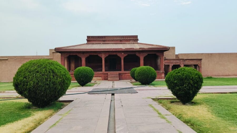 From Agra : Fatehpur Sikri Sightseeing by Private Car - Who Should Book This Private Fatehpur Sikri Tour