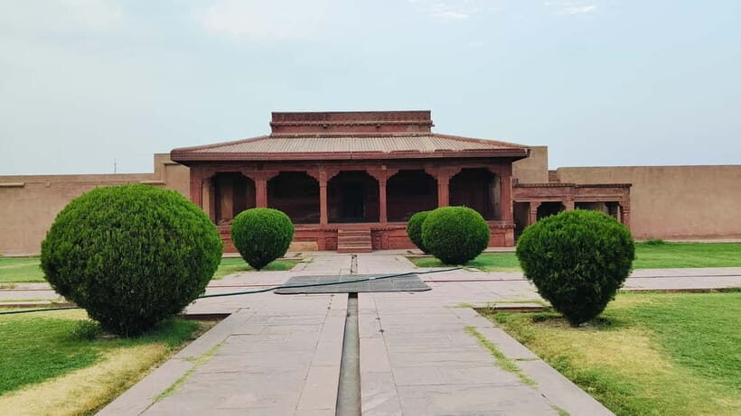 From Agra : Fatehpur Sikri Sightseeing by Private Car - Meeting Up in Agra: Gulistan Car Parking and a No-Stress Start
