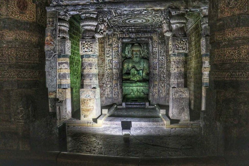 From Aurangabad: 2-Day Ajanta and Ellora Caves Private Tour - Bibi Ka Maqbara: A Useful Stretch on the Way Back