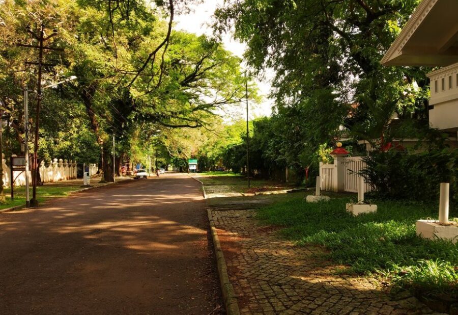From Cochin: Fort Kochi and Mattancherry Sightseeing Tour - Paradesi Synagogue: oldest active South India Jewish heritage, with standout interiors