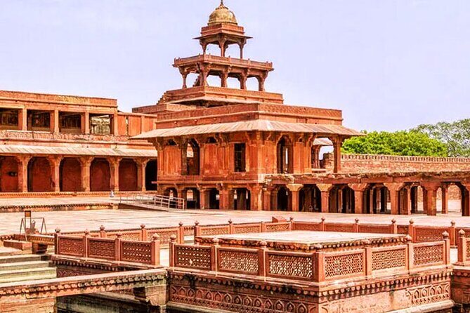 From Delhi: Agra Overnight With Fatehpur Sikri All Inclusive - Agra Fort at 3:00 PM: a one-hour visit that still feels complete