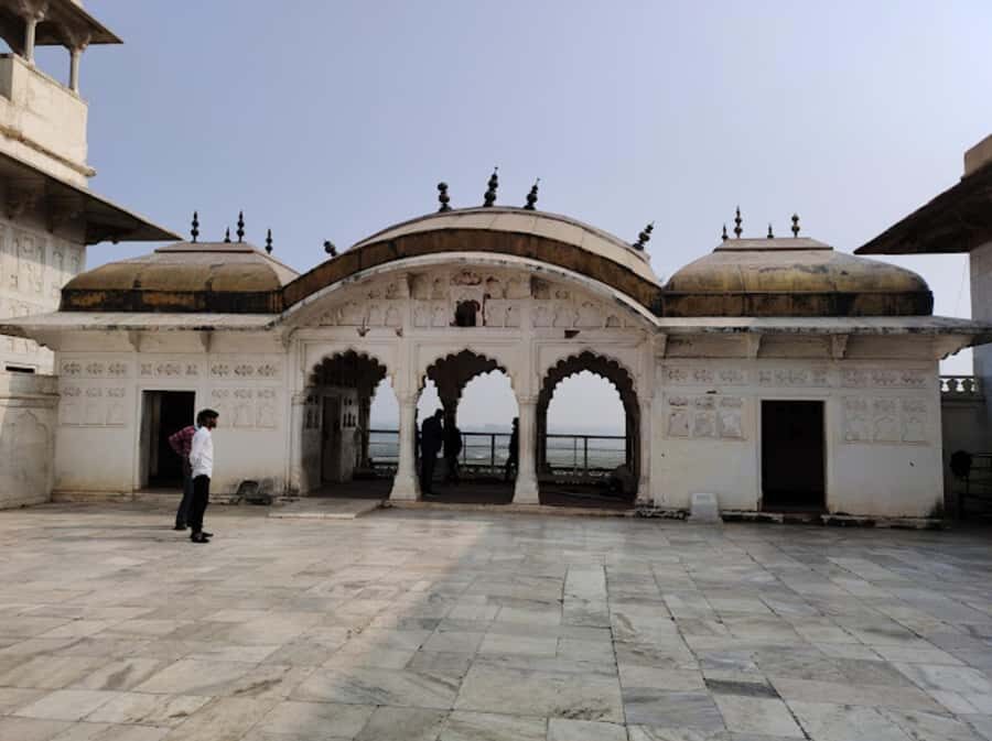From Delhi: Agra Private Tour with Fast Entry to Taj mahal - Agra Fort: the UNESCO stop that balances the day