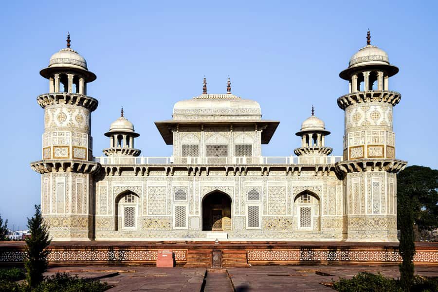 From Delhi: Agra Private Tour with Fast Entry to Taj mahal - Getting your money’s worth at $18 per person