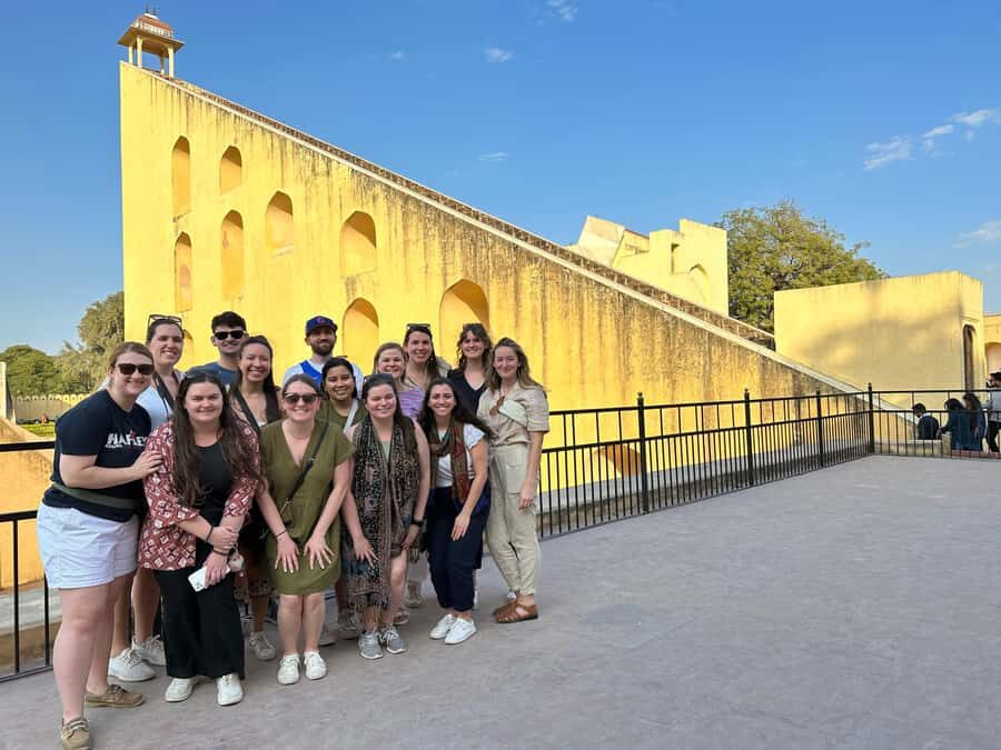 From Delhi Airport: Guided Layover Delhi City Tour - From arrival hall to monuments: how this tour saves your layover