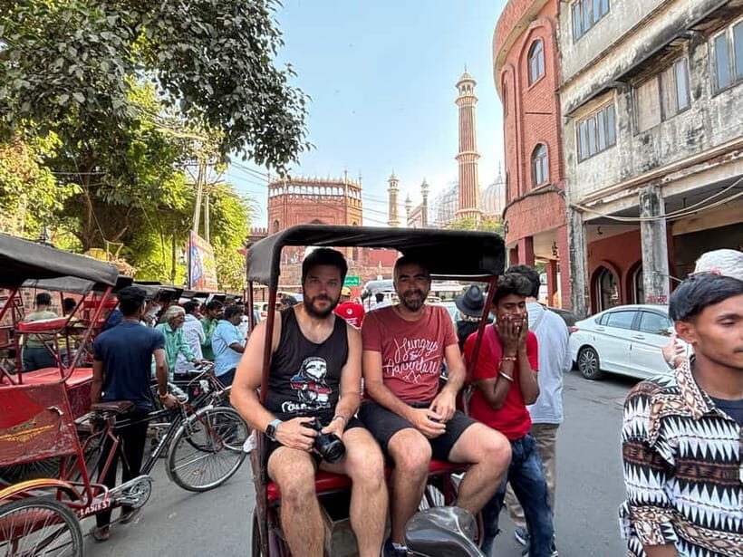 From Delhi Airport: Layover Guided Old & New Delhi Tour - Qutub Minar: the longer final monument block