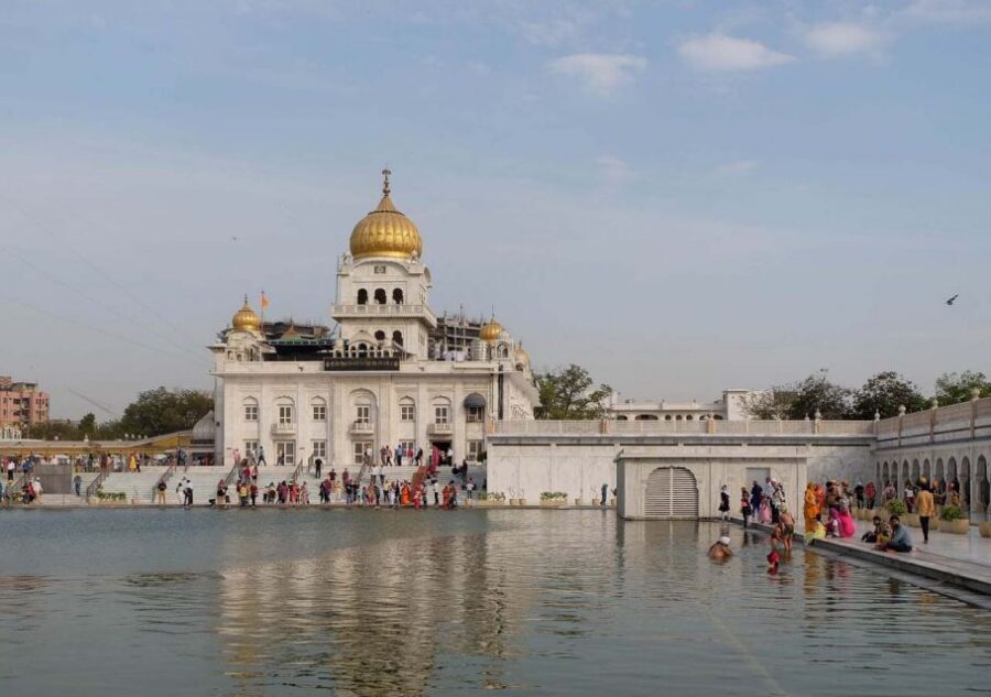From Delhi: All Inclusive Old & New Delhi Tour With Option. - Gurudwara Bangla Sahib: faith in action, not just sightseeing
