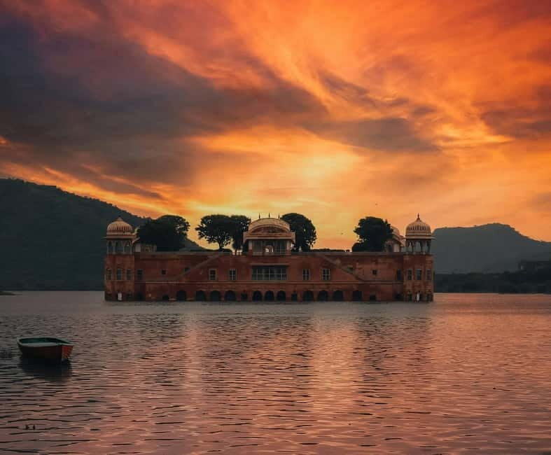 From Delhi: All-Inclusive Same-Day Jaipur Tour By Car Tour - Jal Mahal at Man Sagar Lake: When a Photo Stop Becomes a Breather