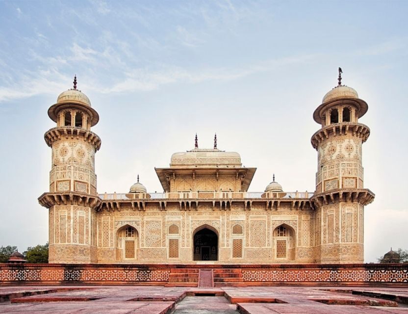 From Delhi: All Inclusive- Taj Mahal Tour by Express Train - Train back to Delhi: dinner onboard and a clean finish