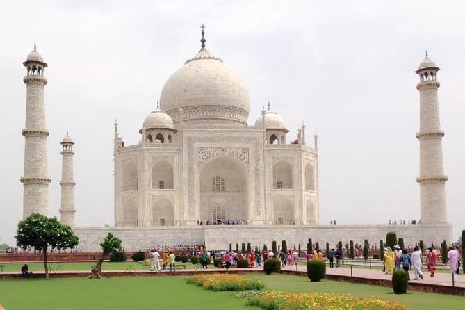 From Delhi : All Inclusive Taj Mahal Tour by Gatimaan Express - Agra Fort in 60 minutes: worth it, but expect a sprint