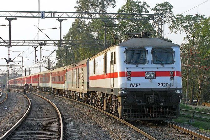 From Delhi: All-Inclusive Taj Mahal Tour by Train with Escort - Why this Delhi–Agra train day feels more worth it