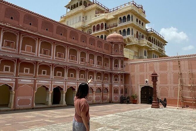 From Delhi: Jaipur Private Full Day Trip with Private Transfers - City Palace: museum space inside a palace shell