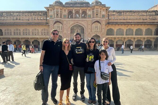 From Delhi: Jaipur Private Full Day Trip with Private Transfers - Lunch and a local market visit: what to do with your remaining energy