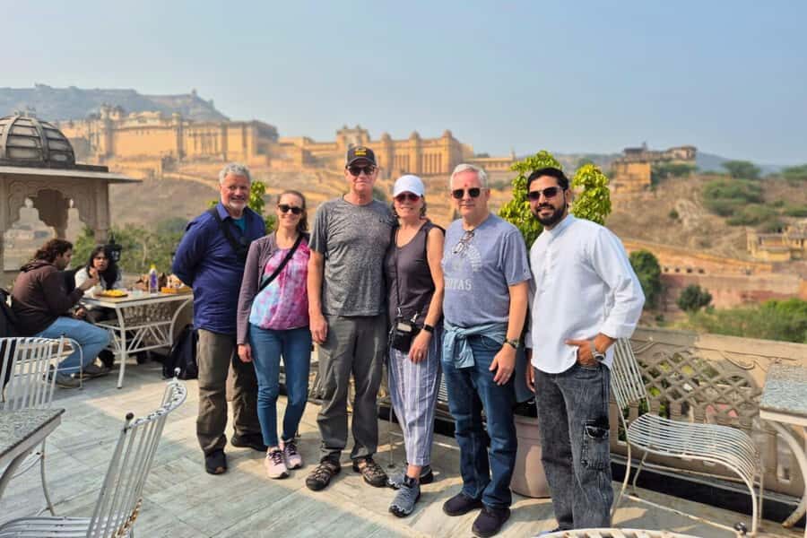 From Delhi: Jaipur Sightseeing Day Tour with Hotel Pickup - City Palace: Where Mughal and Rajput Style Shake Hands