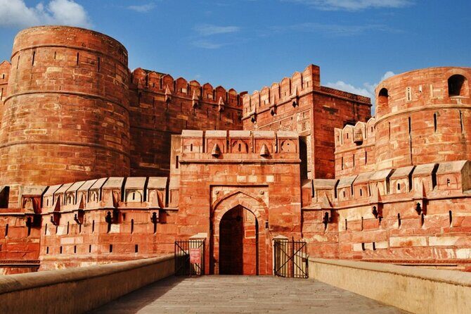 From Delhi : Luxury Taj Mahal Tour By Luxury Car- All Inclusive - Delhi to Agra by Luxury Fortuner: where you ride and how the drive fits