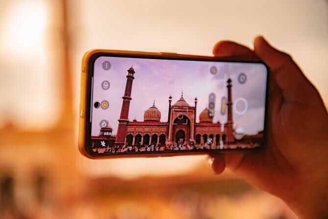 From Delhi: New and Old Delhi Private Sightseeing Tour - Chandni Chowk and Pasar for a proper Old Delhi sensory hit