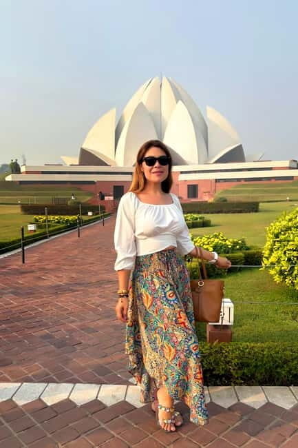 From Delhi : Old and New Delhi Private Full or Half-Day Tour - Qutb Minar and Agrasen ki Baoli: where the details start to matter