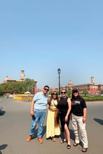 From Delhi : Old and New Delhi Private Full or Half-Day Tour - India Gate and the government-building photo run