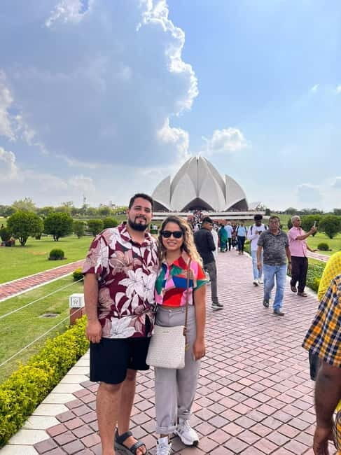 From Delhi : Old and New Delhi Private Full or Half-Day Tour - Old Delhi: Jama Masjid and Chandni Chowk without losing your bearings