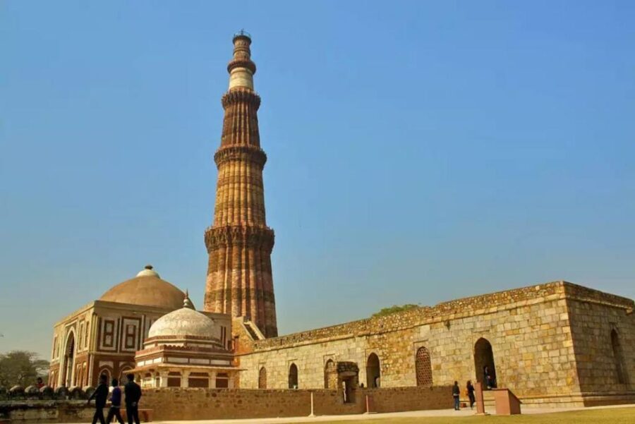 From Delhi: Old and New Delhi Sightseeing Tour with Guide - Starting With Jama Masjid: Big Mosque Energy, Guided Time