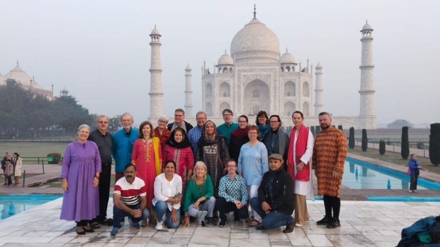 From Delhi: Private Layover Taj Mahal Day Tour By Car - 5-star lunch at DoubleTree by Hilton Hotel Agra (a real break)