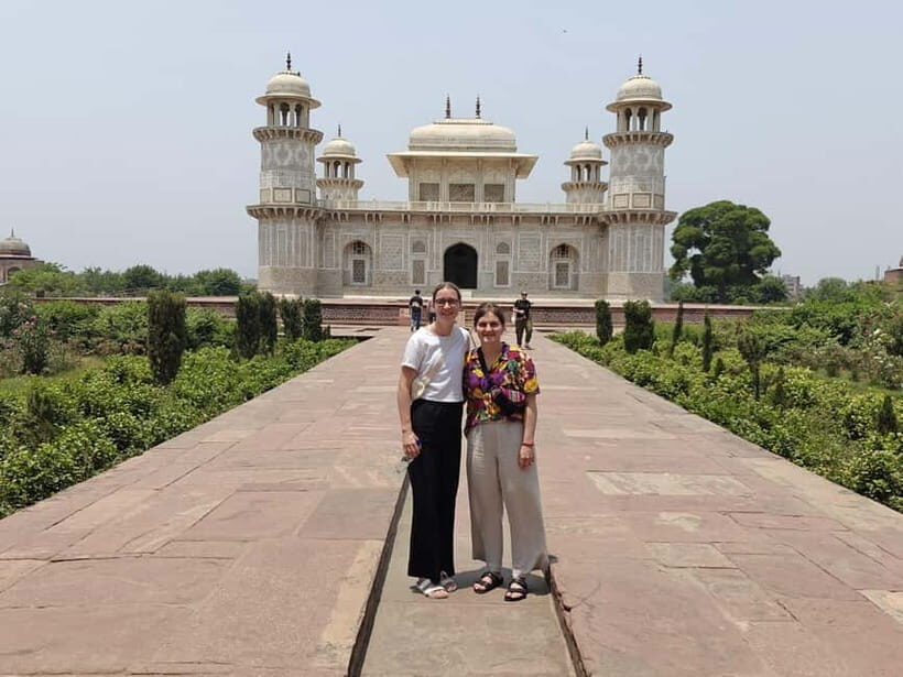 From Delhi: Private Layover Taj Mahal Day Tour By Car - Agra Fort: the second stop that gives context