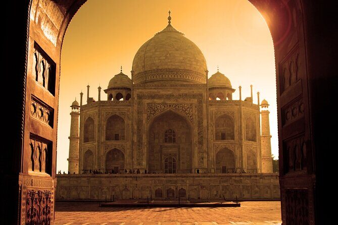 From Delhi: Private Taj Mahal & Agra Tour by Express Train - Gatimaan Express: the real star of the day