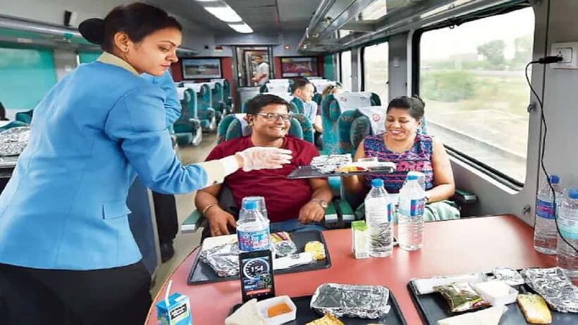 From Delhi: Private Taj Mahal & Agra Tour By SuperFast Train - Your guide experience: private, professional, and tuned for photos