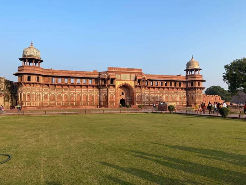 From Delhi: Private Taj Mahal Day Tour By Car and Driver - The guides: why the experience feels smooth